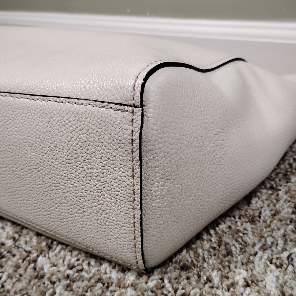 Authentic Coach 57107 Turnlock Chain Tote Chalk Pebbled Leather Shoulder Bag - Picture 6 of 16